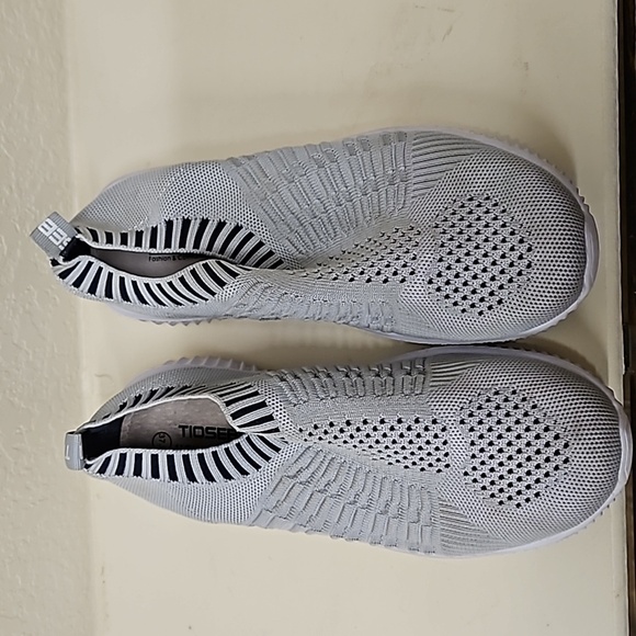 Lightweight sneakers - Picture 2 of 5